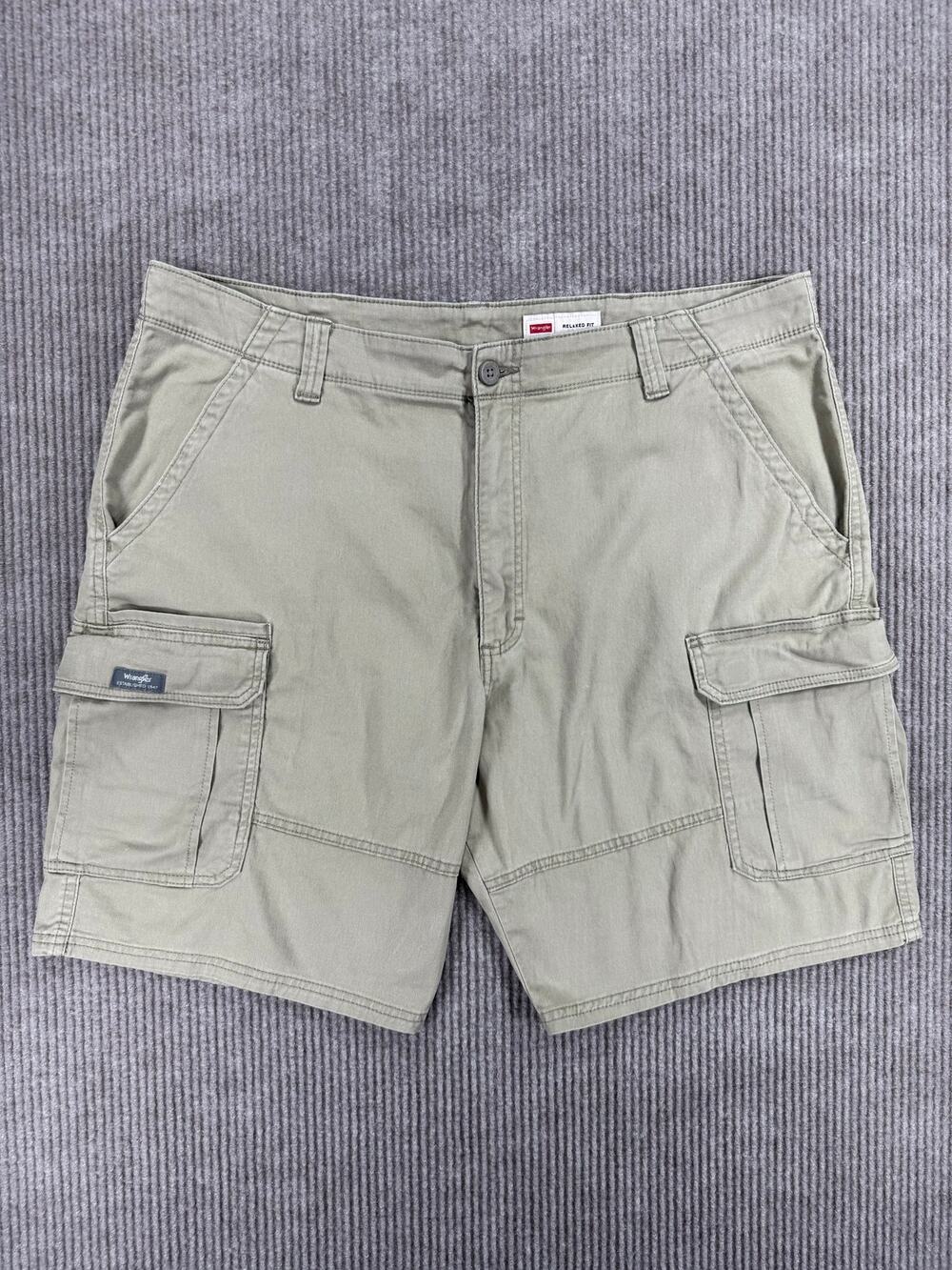 Wrangler Mens Size 40 Relaxed Fit Cargo Shorts Khaki Stretch Utility